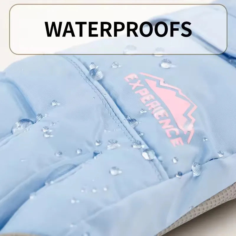 Warm winter gloves with touchscreen functionality